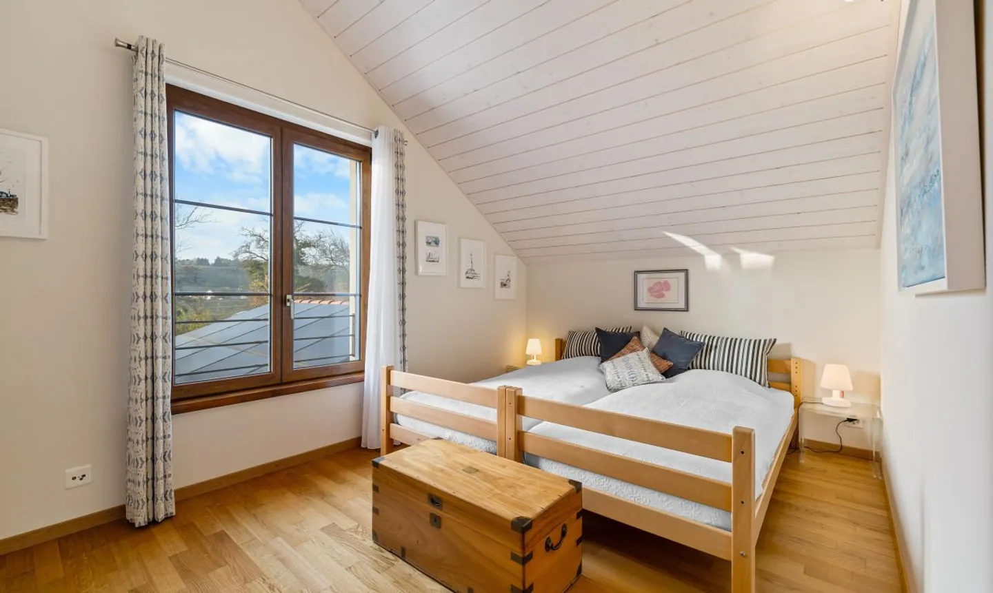 Individual house combining modern comfort and energy performance - Photo 9 of 13