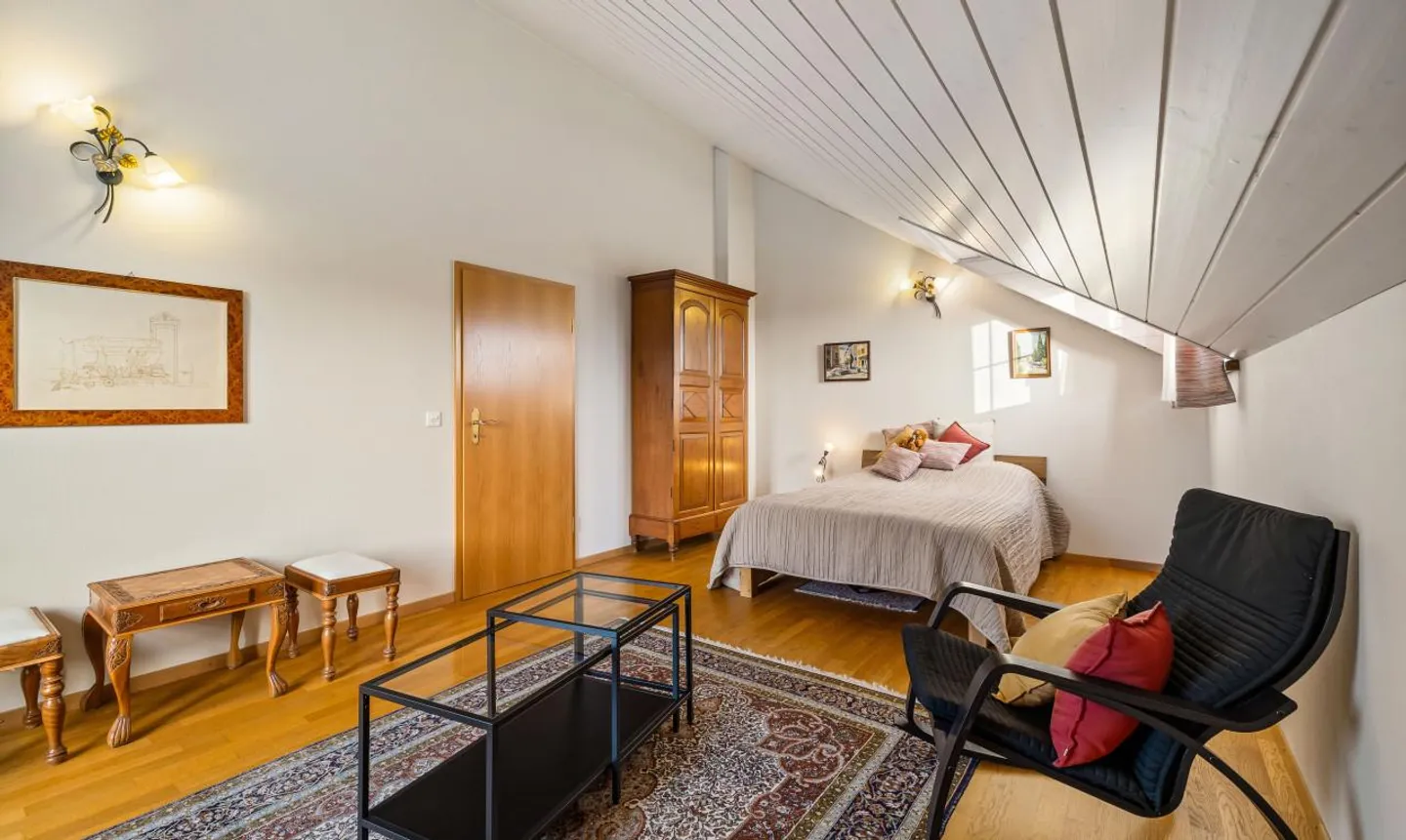 Individual house combining modern comfort and energy performance - Photo 8 of 13