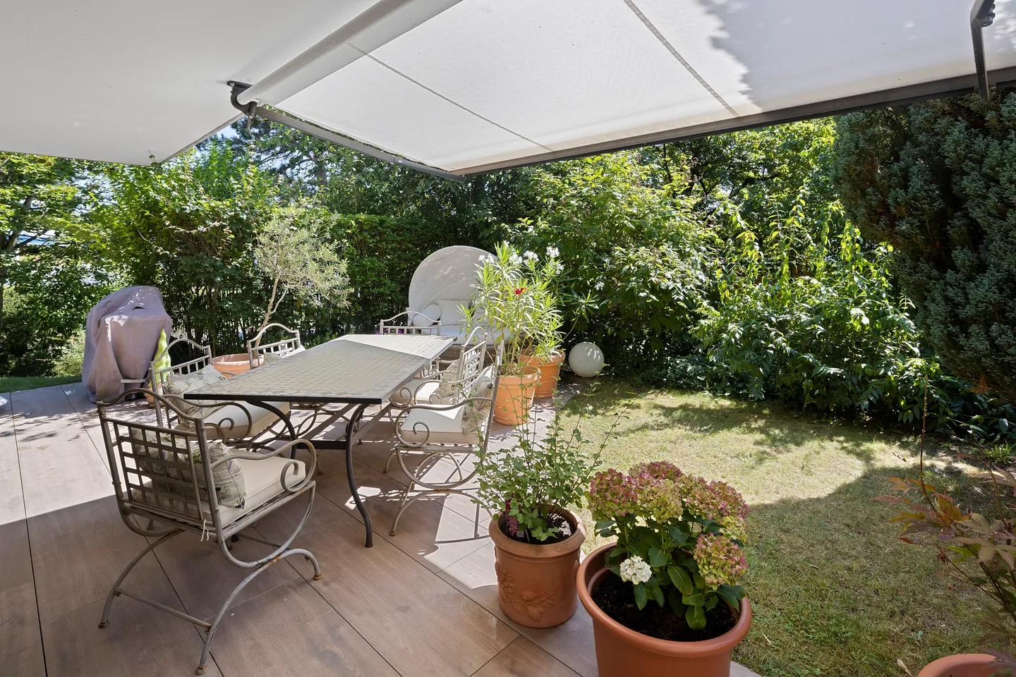 Dream home with garden oasis - Photo 2 of 13