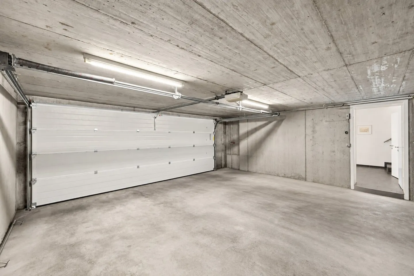 Maison individuelle moderne avec vue dégagée et espace généreux - Photo 11 sur 13
