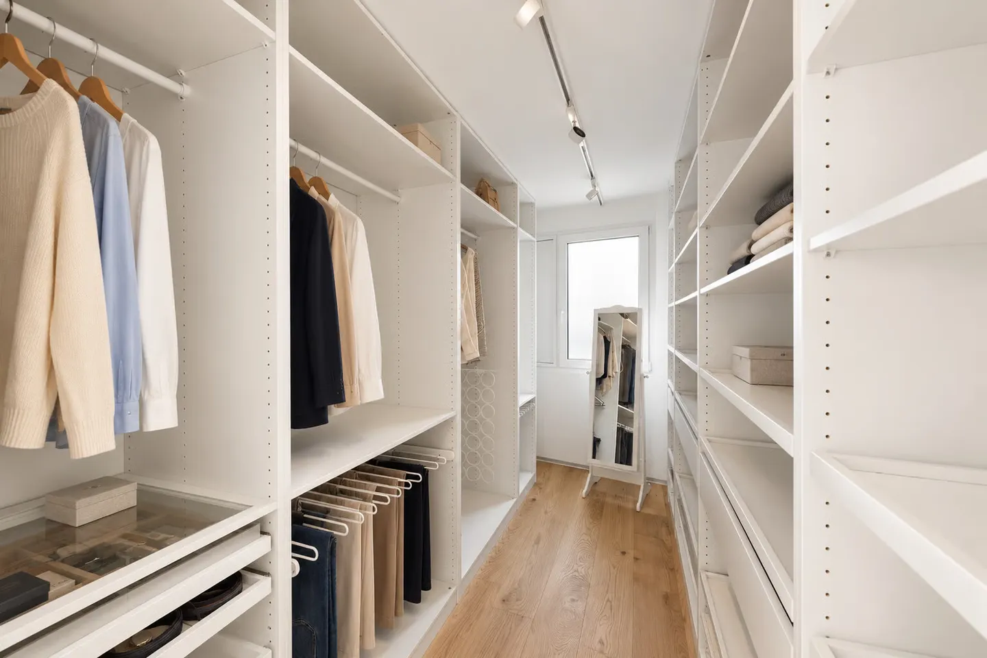 Maison individuelle moderne avec vue dégagée et espace généreux - Photo 8 sur 13