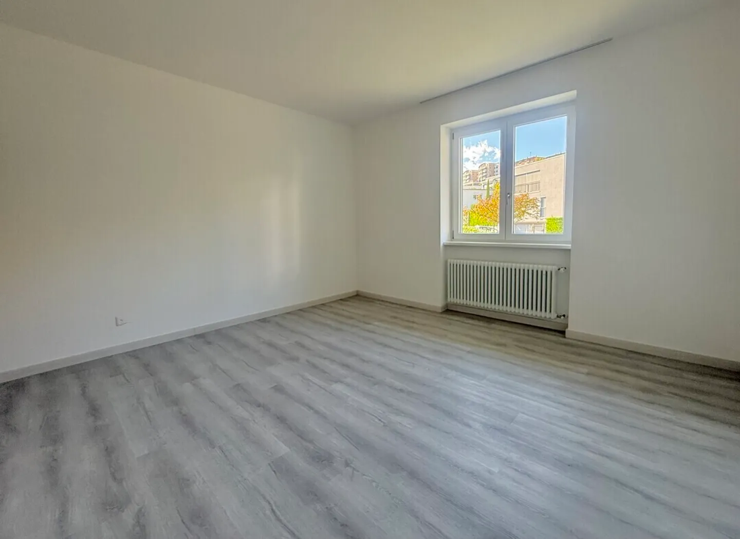 BIS ZU 3 MONATE GRATIS - Neue, moderne 3.5-Zimmer-Wohnung in Vacallo - Foto 3 von 7