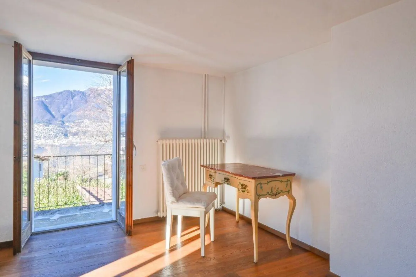 Caratteristica casa Ticinese con grande terreno - Foto 11 di 17