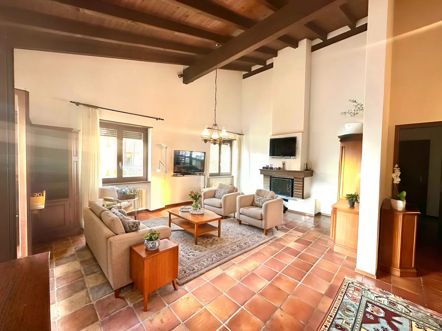 Villa avec jardin à Muzzano : l'équilibre parfait entre la vie privée et ... - Photo 2 sur 13