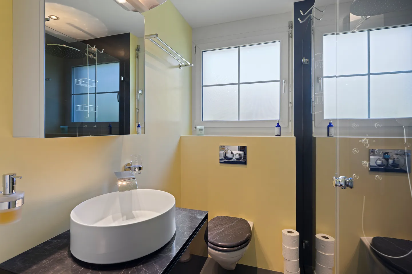 Dream home with garden oasis - Photo 12 of 13