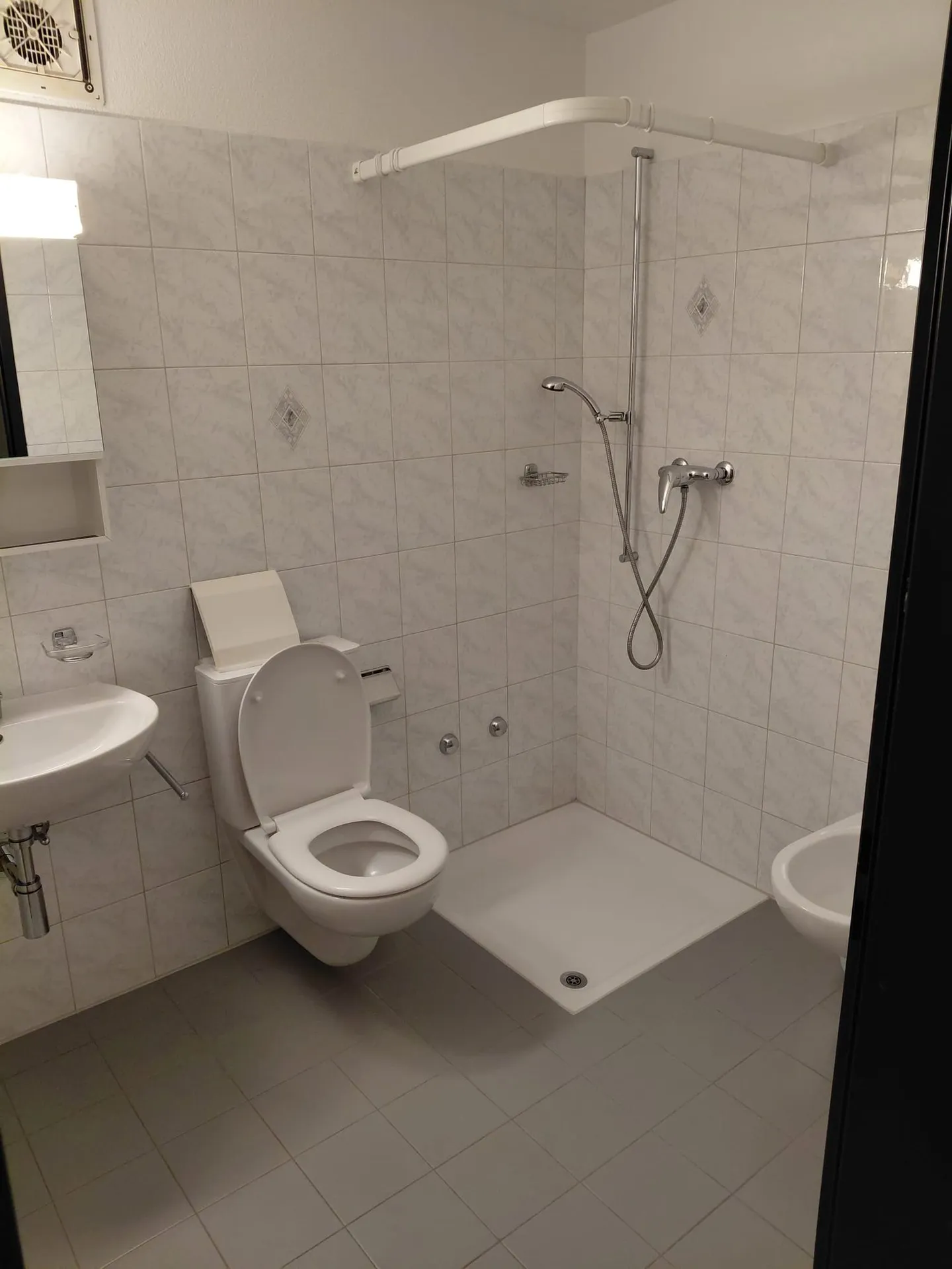 GORDOLA - APPARTAMENTO 4.5 STANZE IN AFFITTO - Foto 8 di 10