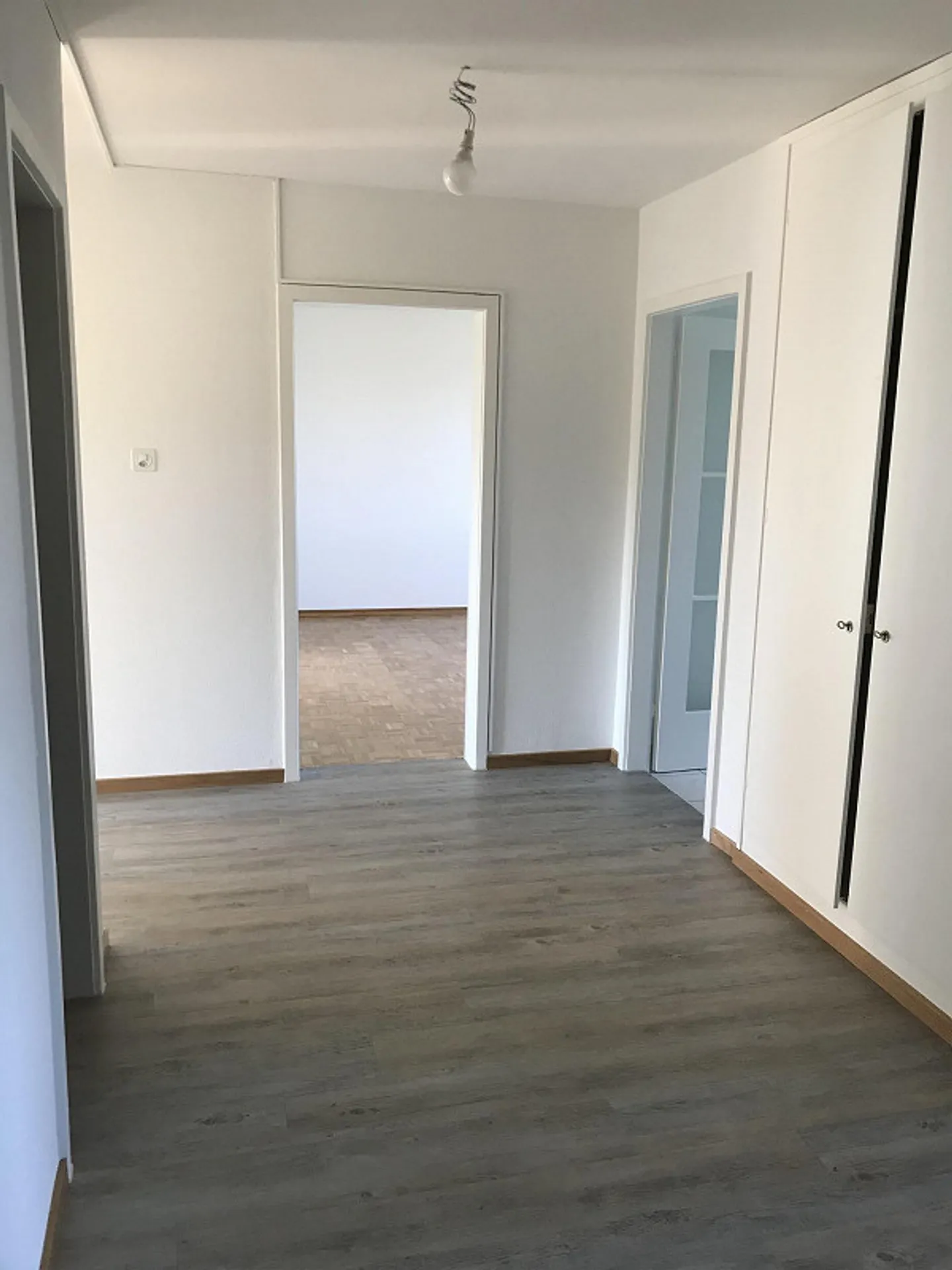 Appartamento luminoso di 4 stanze - Foto 3 di 10