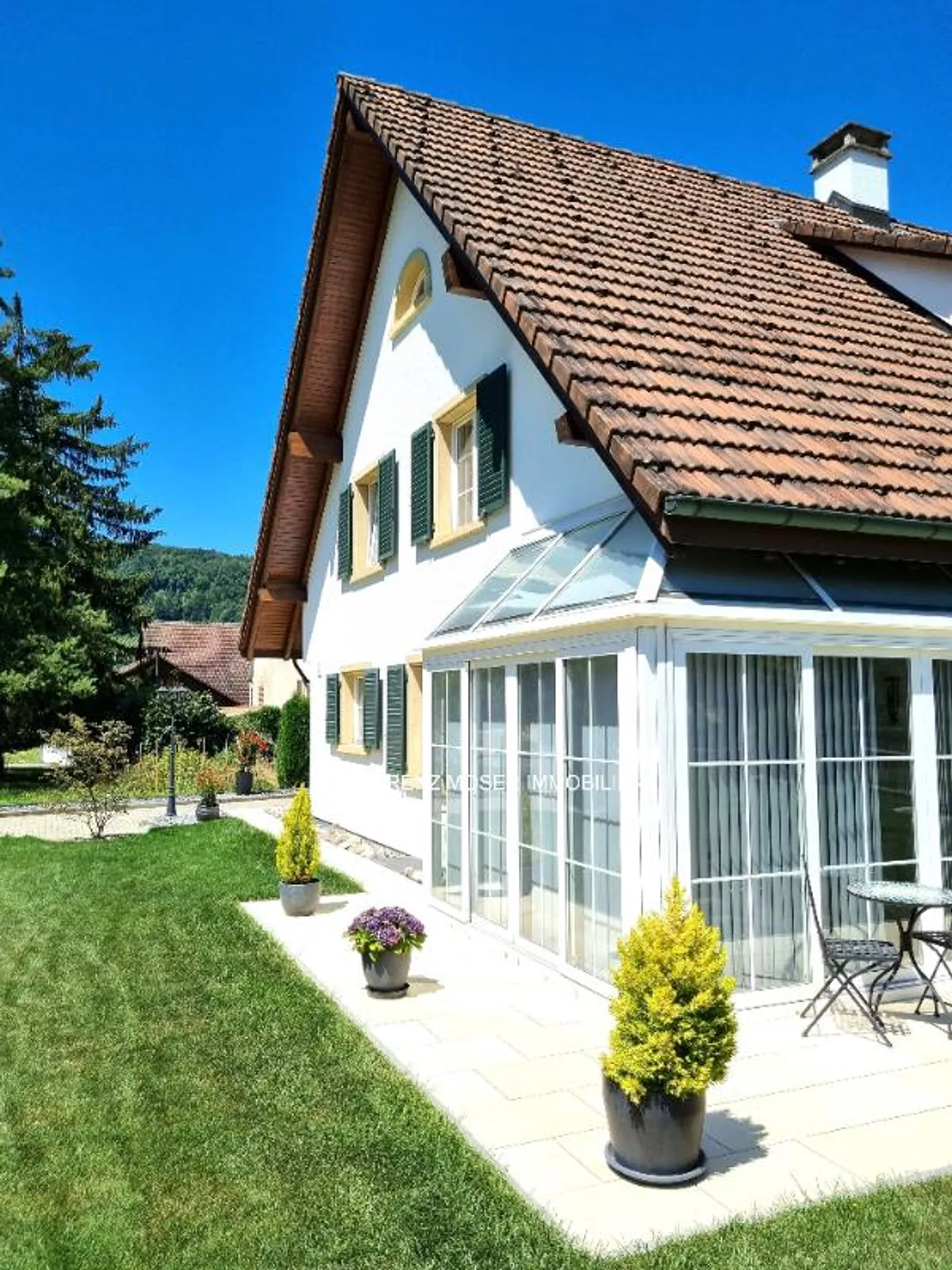 Extra Class Semi-Detached House, 4.5 Room Living Unit, with Garage, Workshop, Parking Spaces, Rural, Sunny Location - Photo 5 of 10