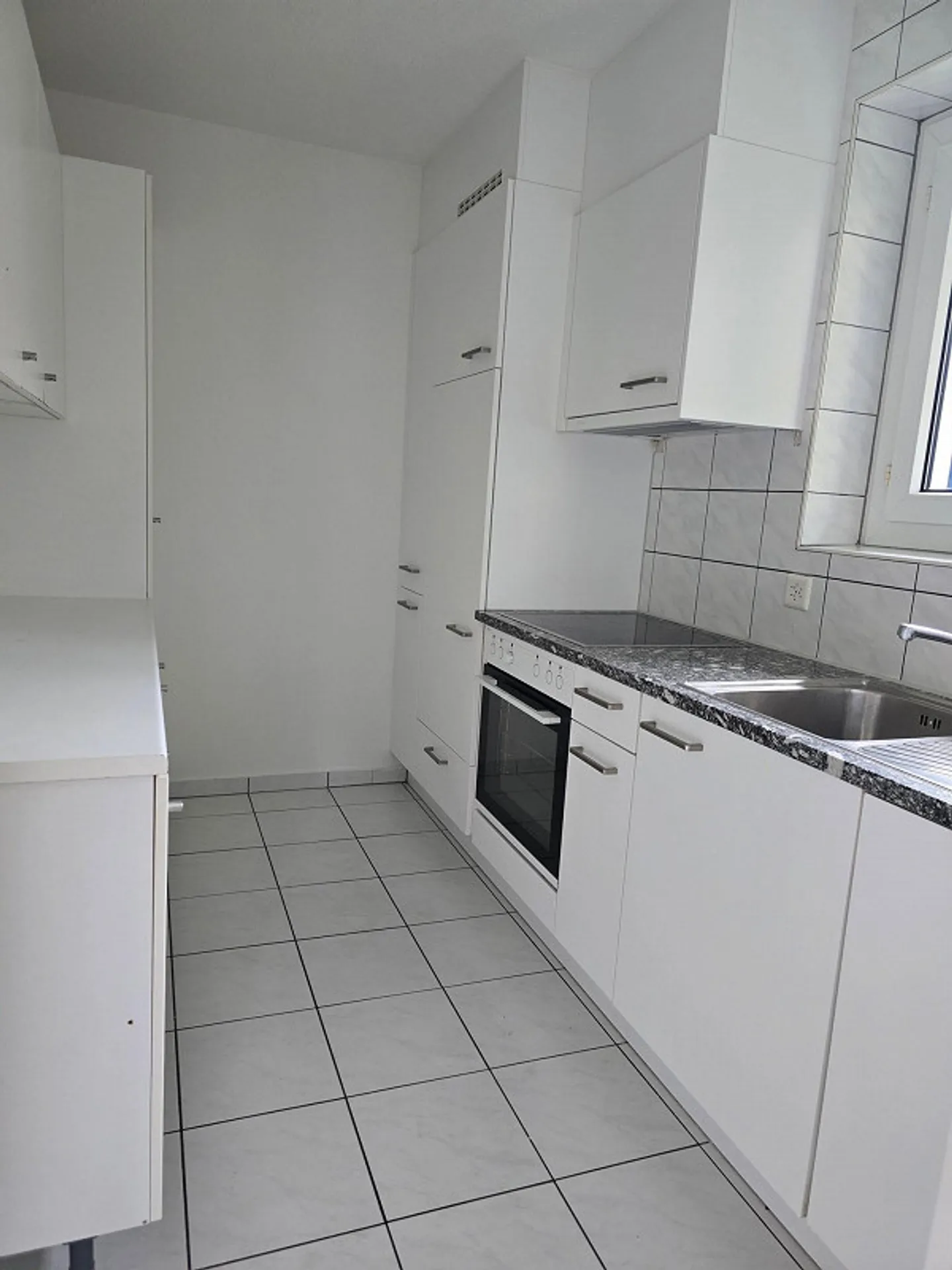 Sympathetic Family Apartment - Photo 2 of 10