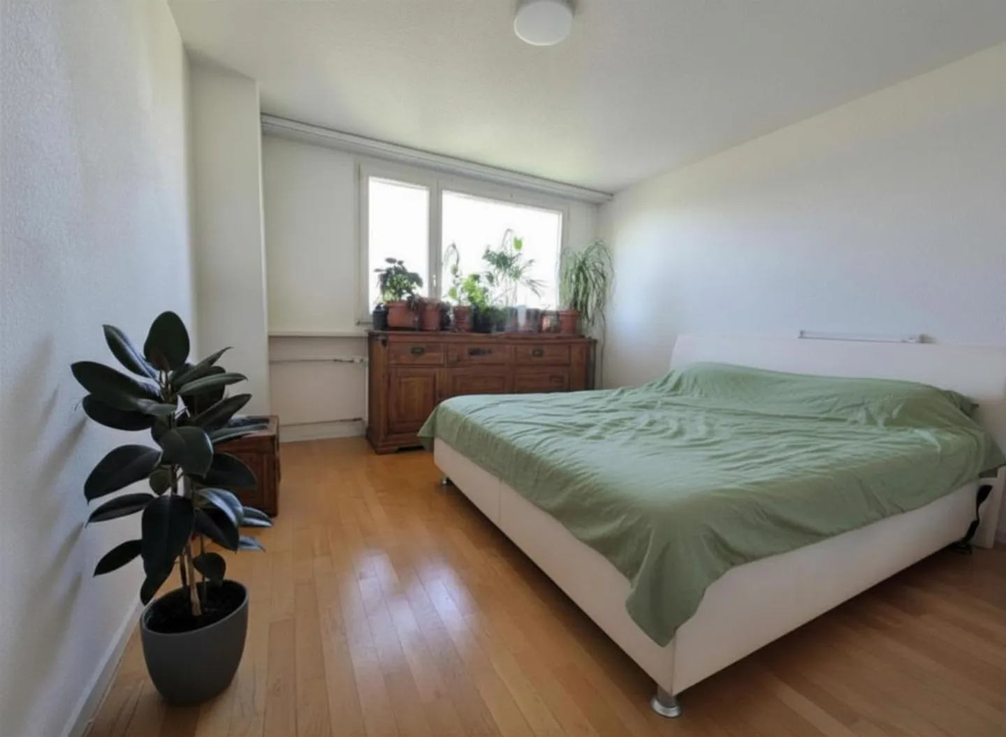 Au-dessus des toits de Windisch : Appartement rénové de 2,5 pièces au 15ème étage - Photo 11 sur 14