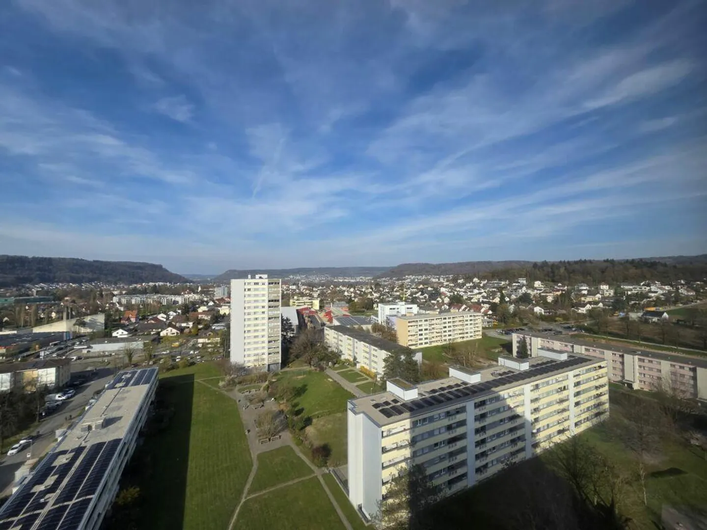 Au-dessus des toits de Windisch : Appartement rénové de 2,5 pièces au 15ème étage - Photo 14 sur 14