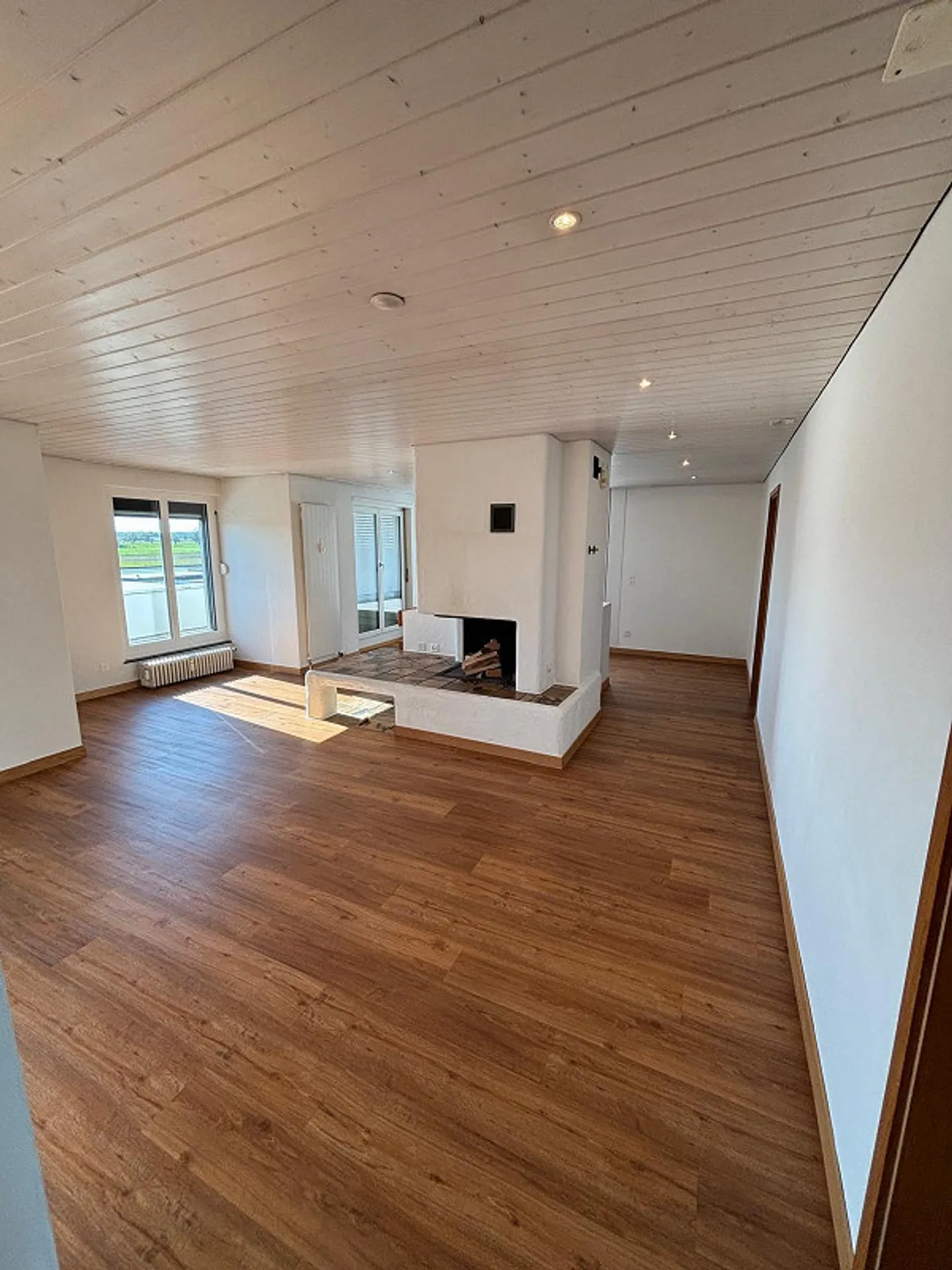 Geräumiges Penthouse mit Balkon - Foto 1 von 13