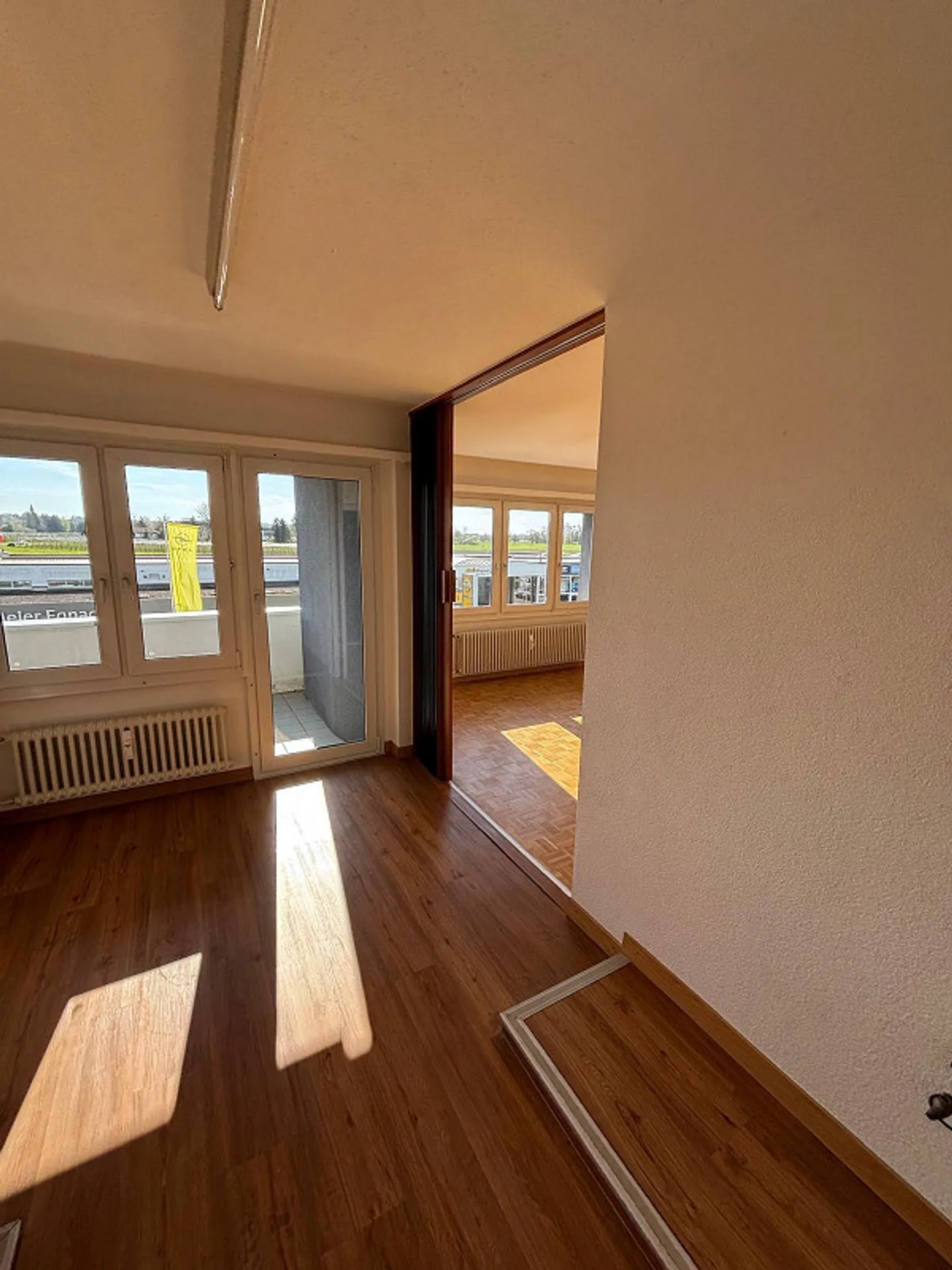 Geräumiges Penthouse mit Balkon - Foto 9 von 13