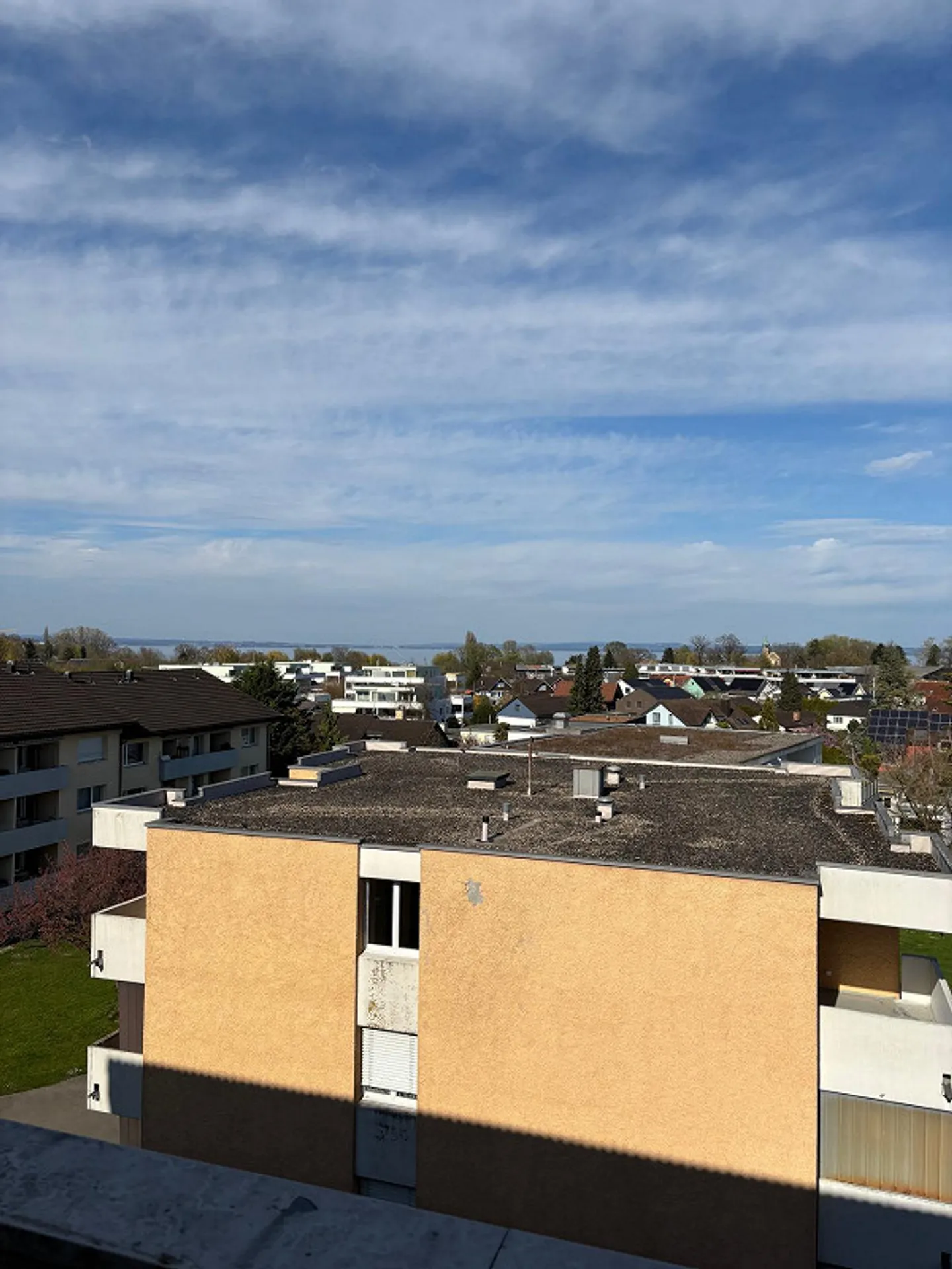 Geräumiges Penthouse mit Balkon - Foto 4 von 13