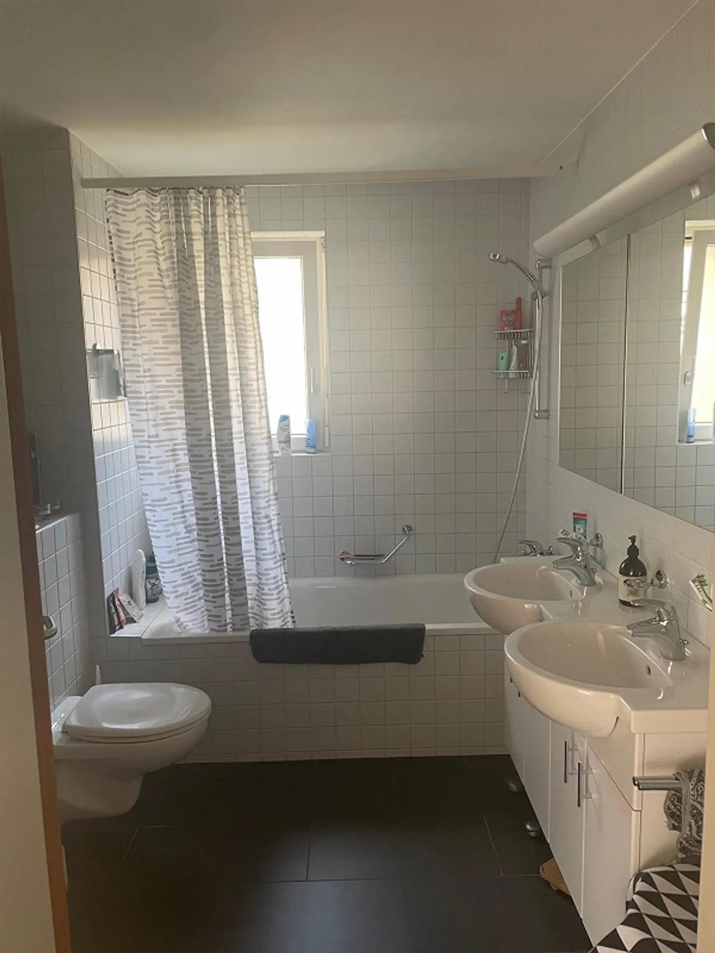 Appartamento moderno di 2,5 stanze nel centro di Aesch, Hauptstr. 73 - Foto 7 di 8