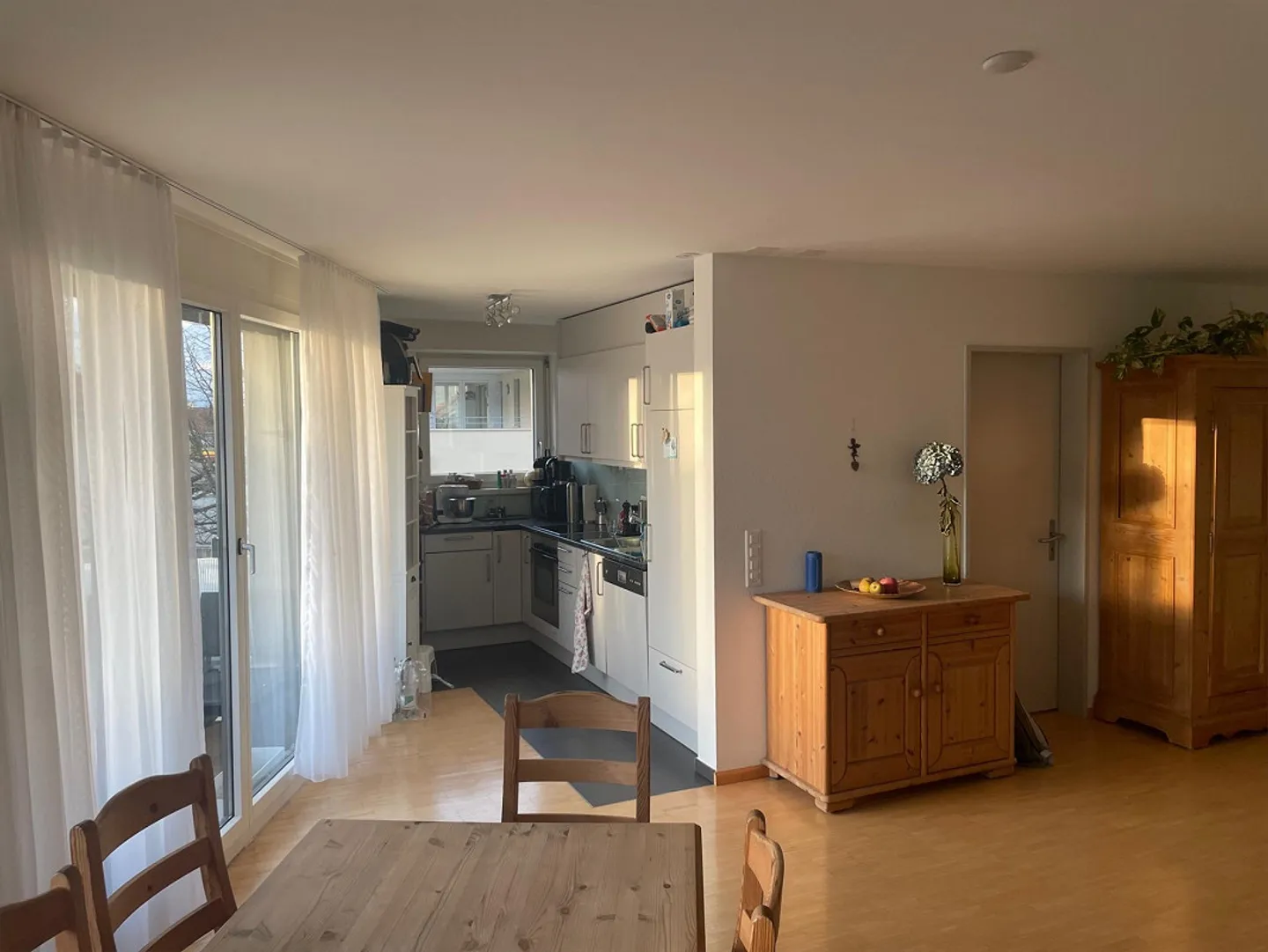 Appartamento moderno di 2,5 stanze nel centro di Aesch, Hauptstr. 73 - Foto 3 di 8