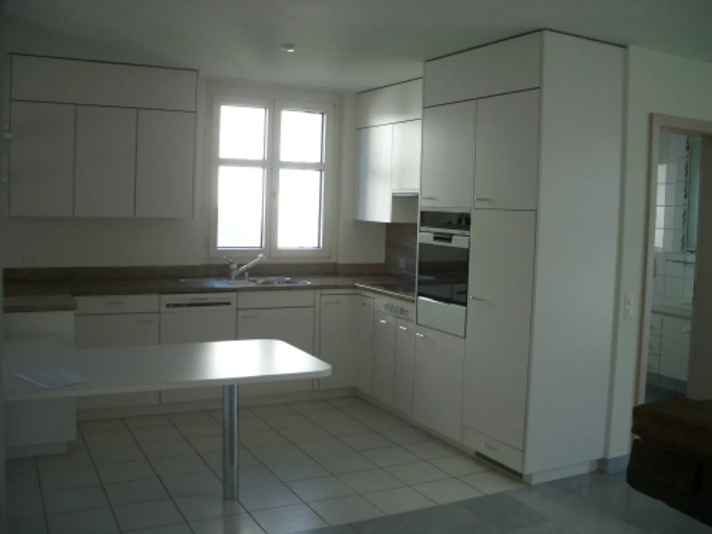 Bellissimo appartamento di 3,5 locali con balcone - Foto 3 di 7