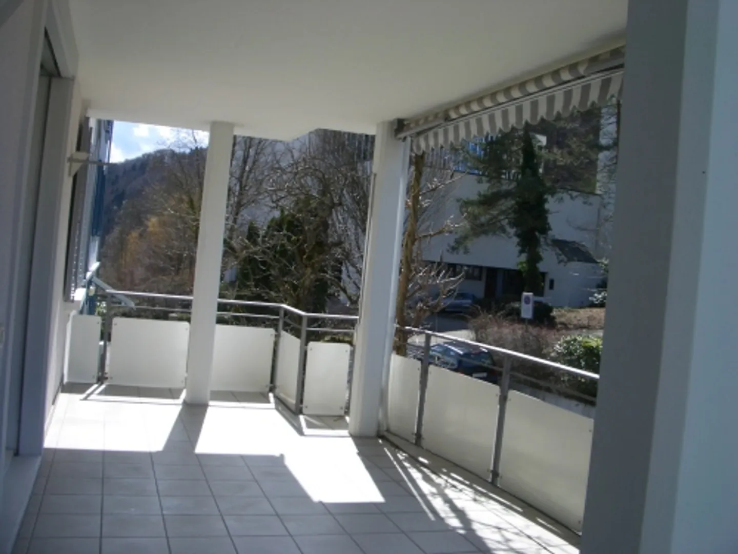 Bellissimo appartamento di 3,5 locali con balcone - Foto 6 di 7