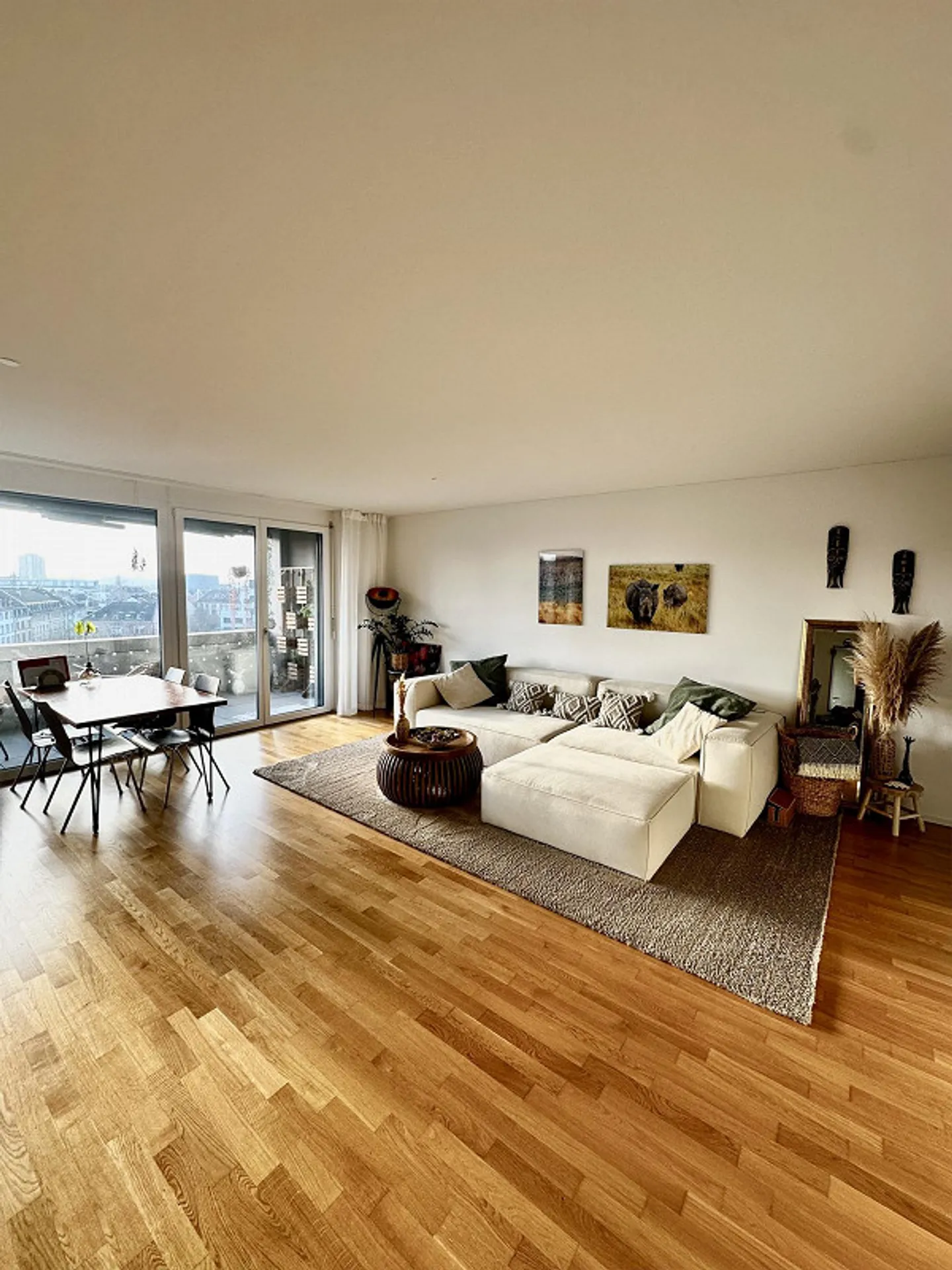 Geräumige 3.5-Zimmerwohnung zentral gelegen - Foto 1 von 10