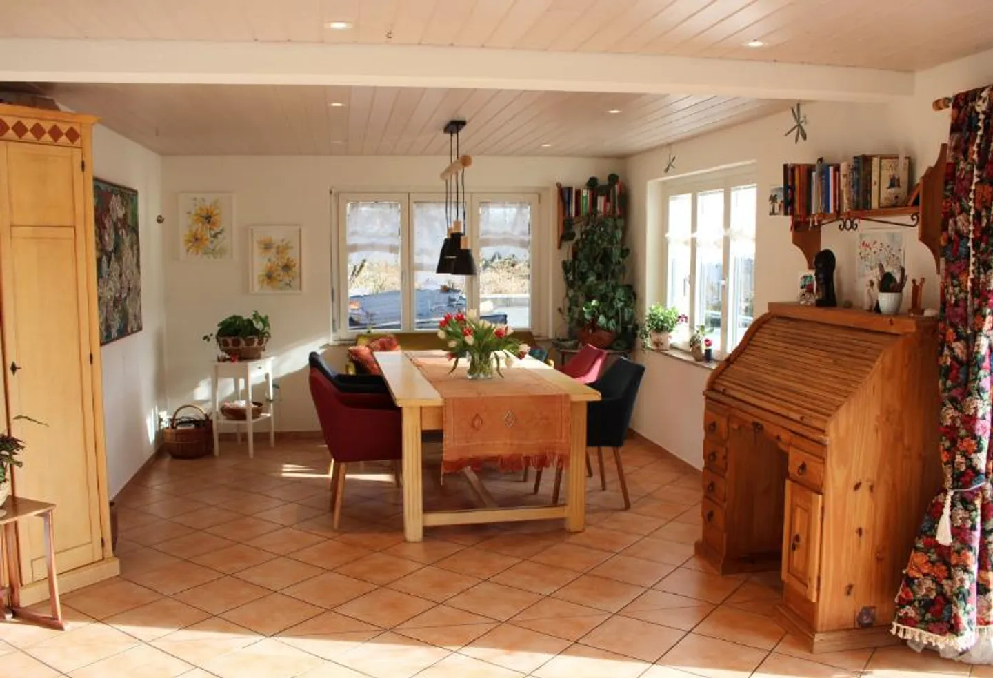 Charming 7.5-Room Single-Family House in Quiet Location of Bubendorf - Photo 5 of 22