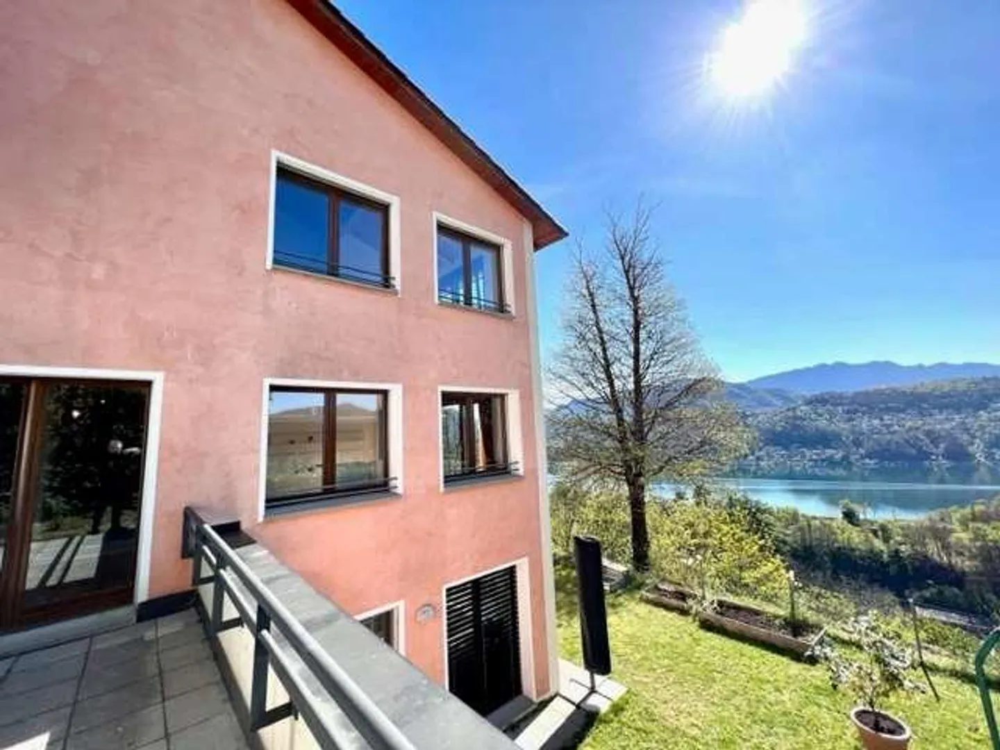 Appartamento elegante con vista sul lago - Foto 9 di 13