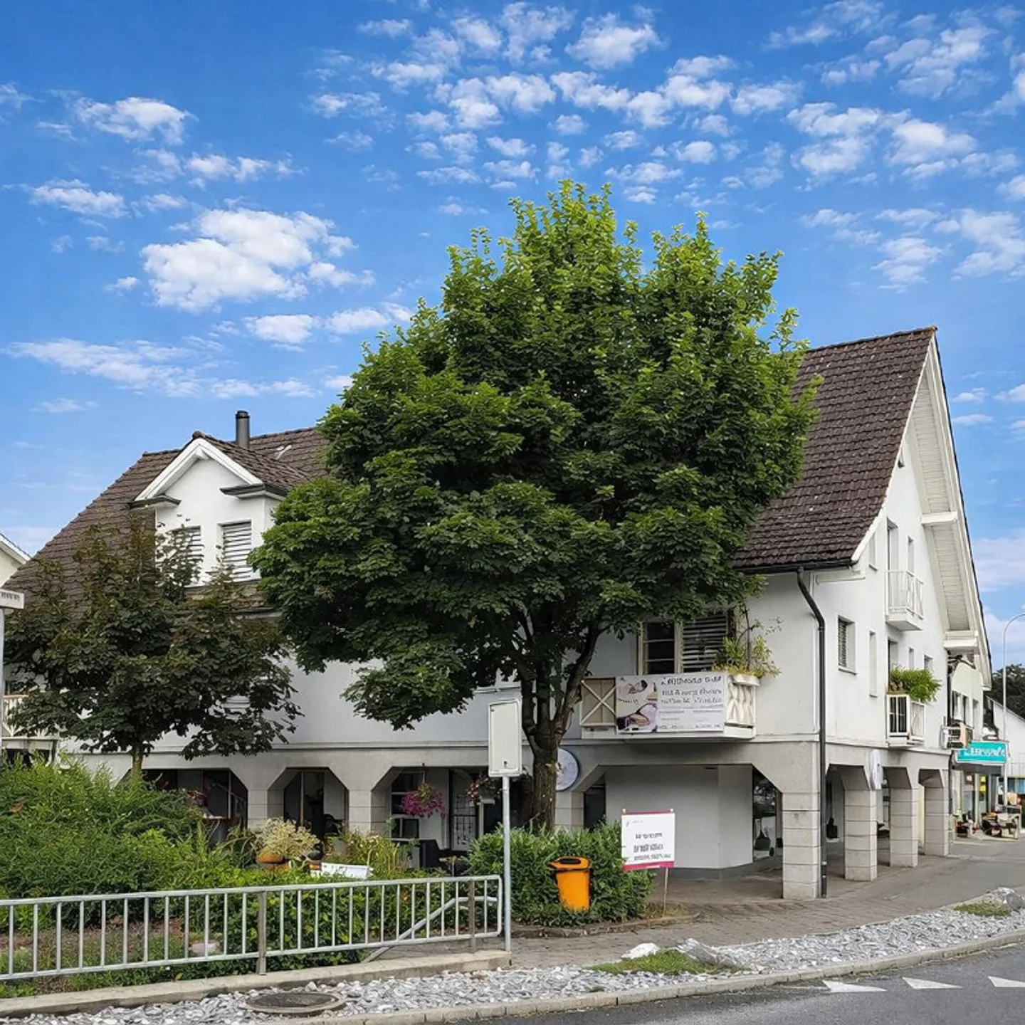 Moped parking space for rent immediately and by arrangement - Photo 1 of 2