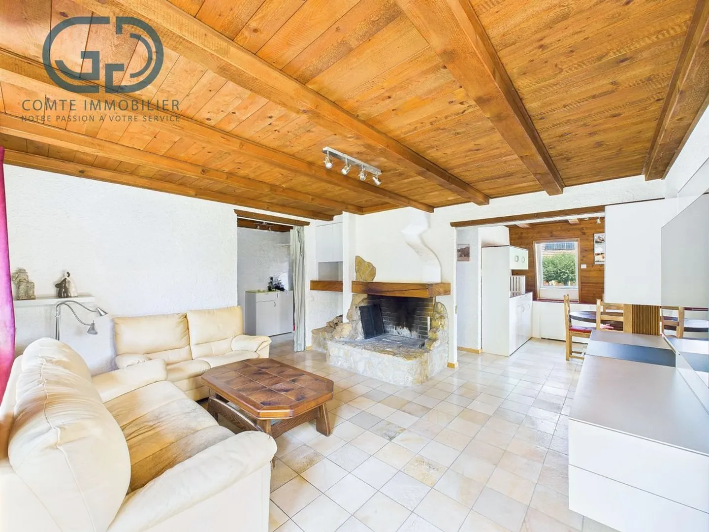 Single-family house with great potential in Glovelier - Plot of 1943 m2 - Photo 5 of 13