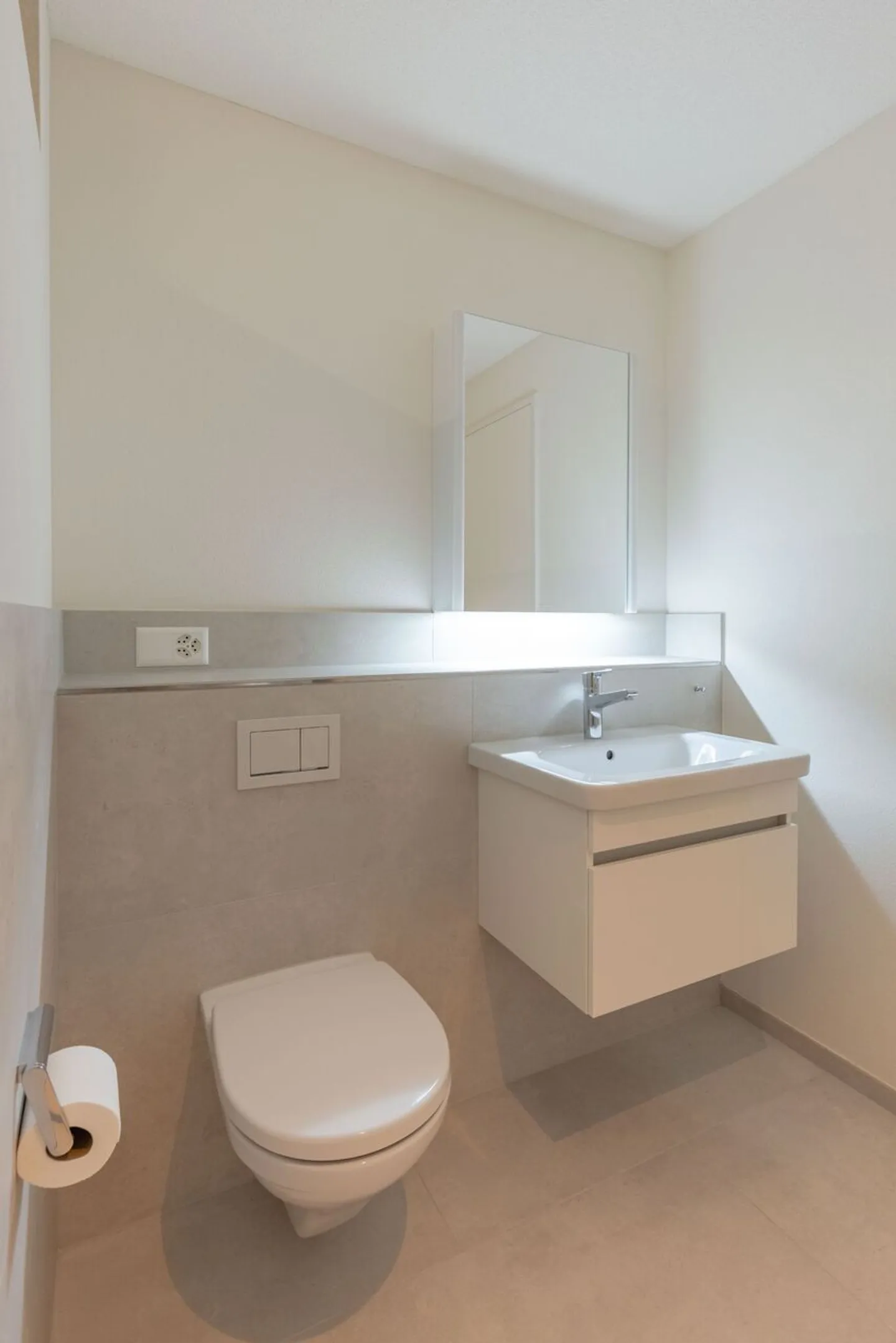 Appartement terrasse de 1,5 pièce, lumineux, moderne et de haute qualité, situé au calme au dernier étage, avec un jardin d'hiver de 9 m² offrant une vue dégagée à l'ouest (soleil du soir), 1 place de parking incluse et jardin commun avec protection visuelle complète - Photo 31 sur 98