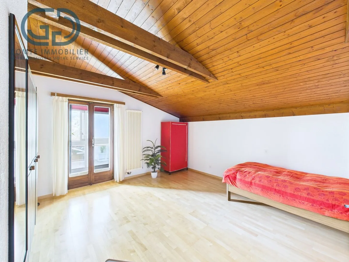 Single-family house with great potential in Glovelier - Plot of 1943 m2 - Photo 9 of 13
