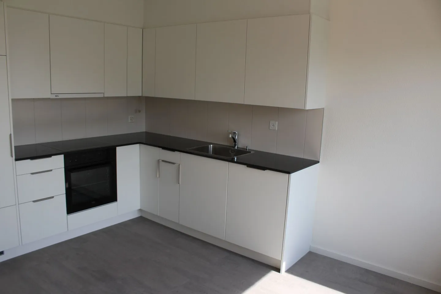 Appartement confortable de 2,5 pièces dans le quartier prisé 7 - Photo 2 sur 9