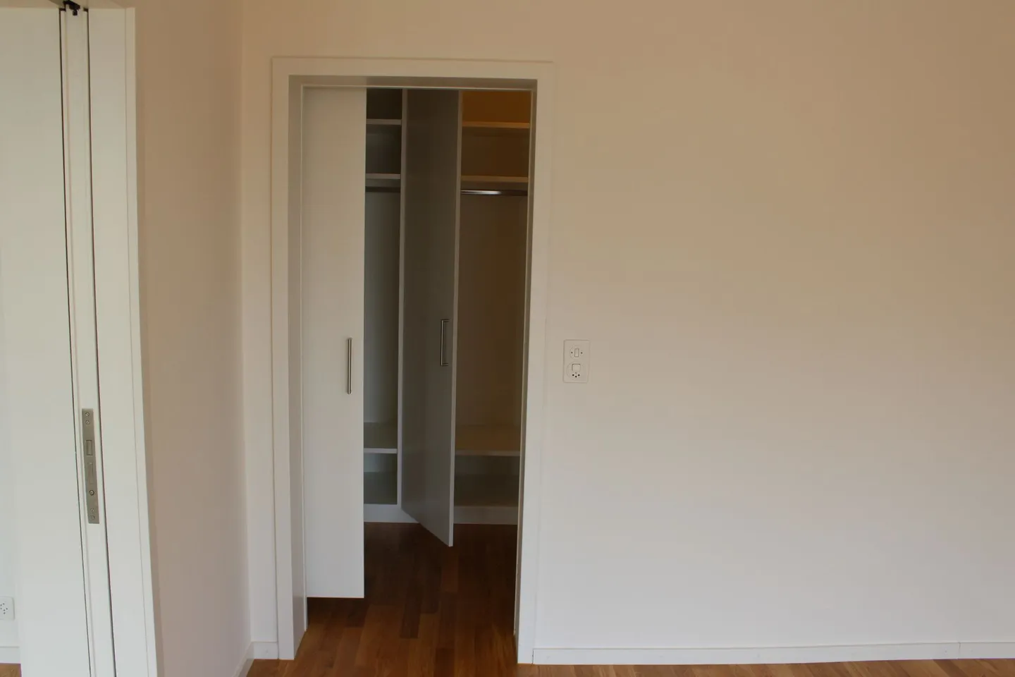 Appartement confortable de 2,5 pièces dans le quartier prisé 7 - Photo 5 sur 9