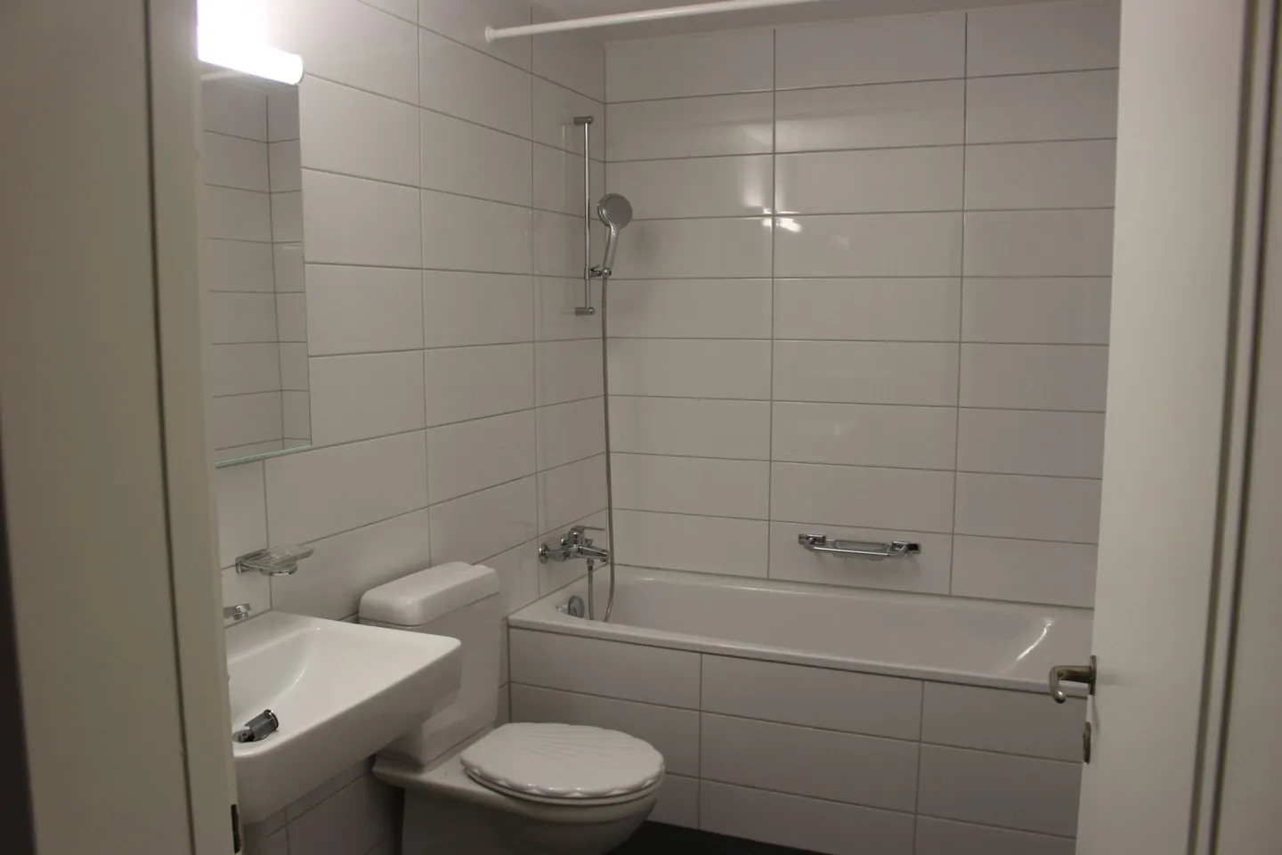 Appartement confortable de 2,5 pièces dans le quartier prisé 7 - Photo 7 sur 9