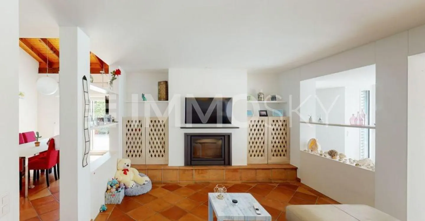 Spaziosa villa familiare con piscina - Foto 3 di 5