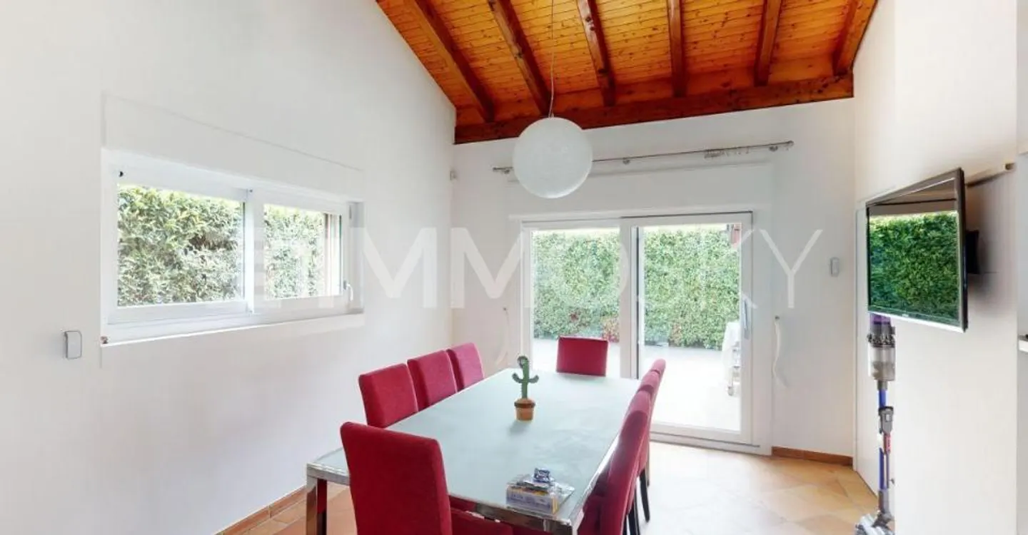 Spaziosa villa familiare con piscina - Foto 4 di 5
