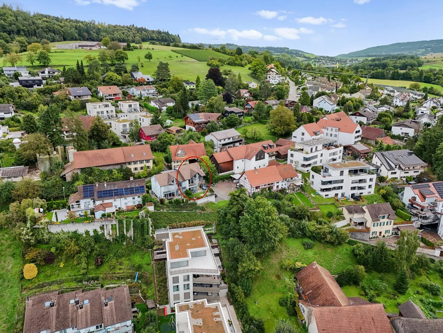 Spacious 5.5-Room Semi-Detached House with 237m2 Living Space - Photo 3 of 13