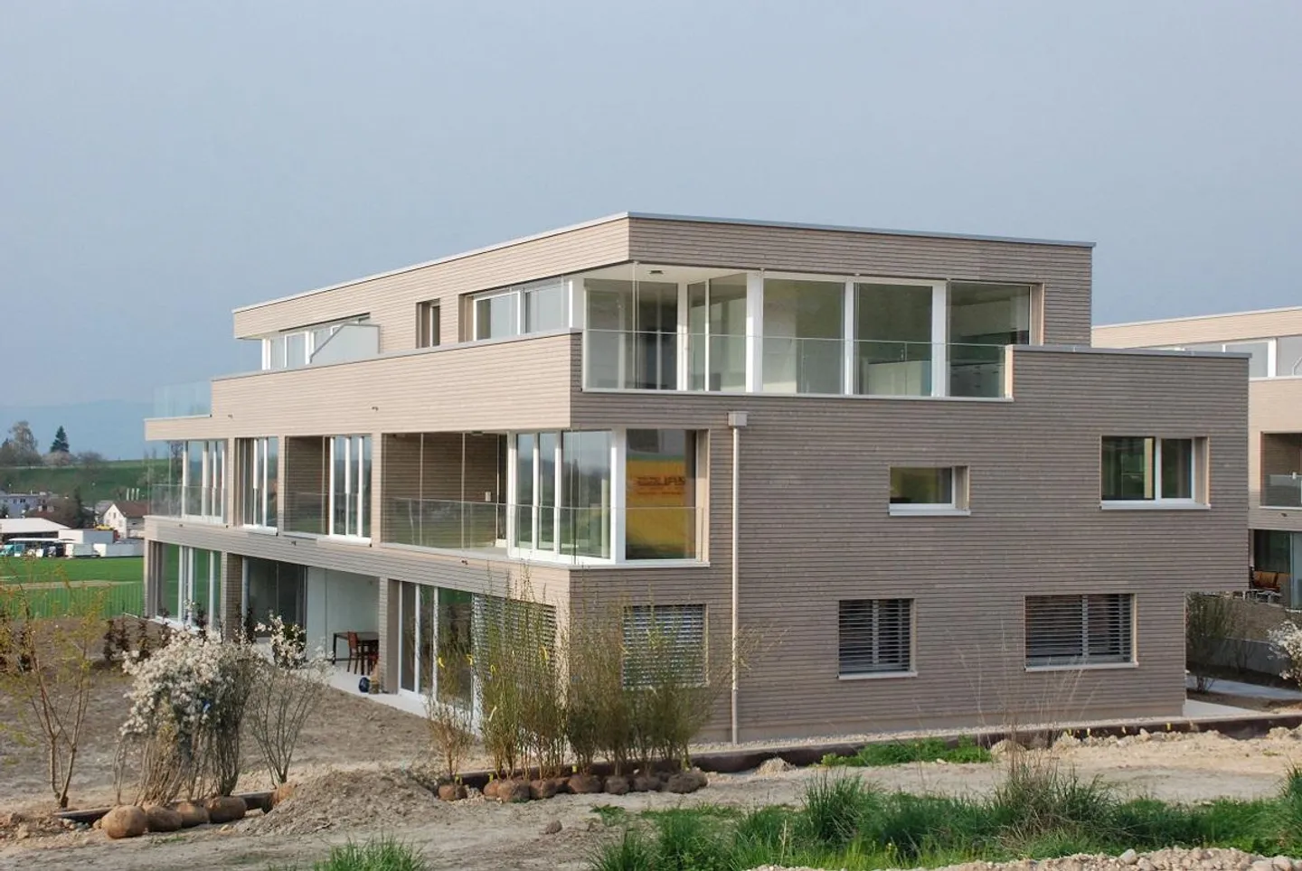 Moderne Attikawohnung mit grosser Terrasse - Foto 1 von 12