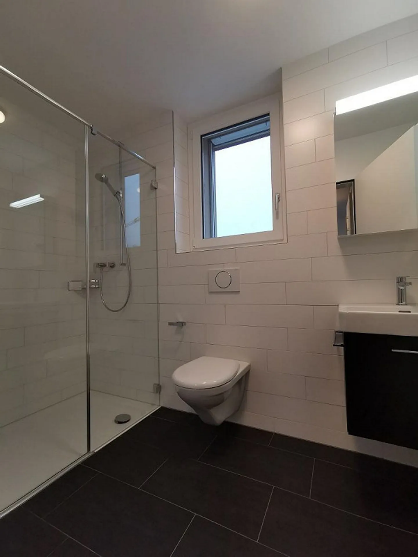 Moderne Attikawohnung mit grosser Terrasse - Foto 7 von 12