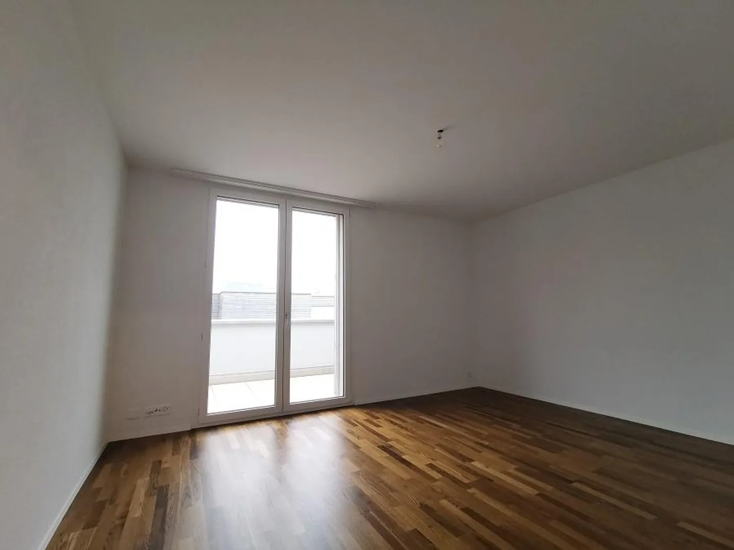 Moderne Attikawohnung mit grosser Terrasse - Foto 11 von 12