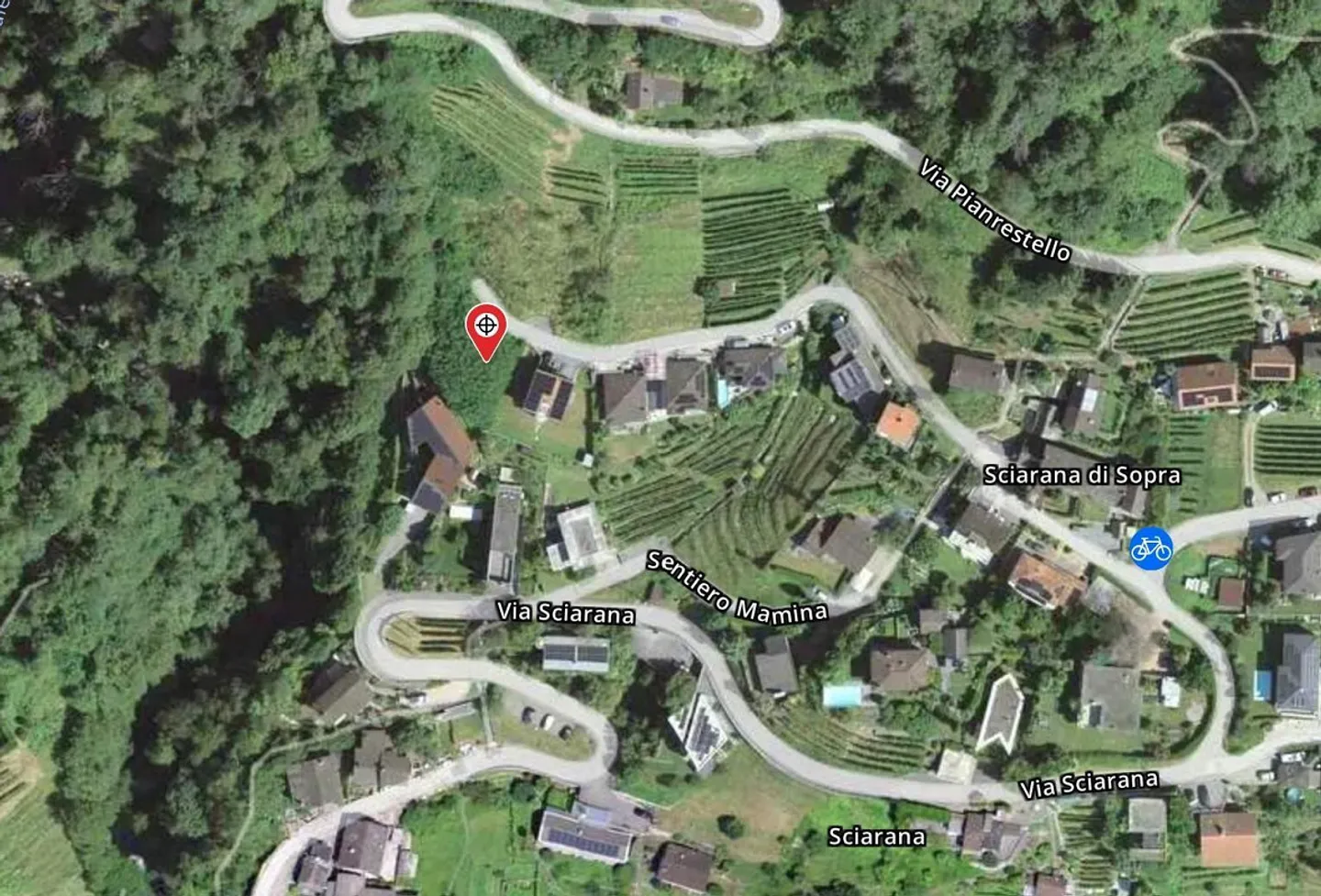 Terrain de construction de 423 m2, dont 323 m2 dans la zone de construction avec belle vue sur le lac... - Photo 10 sur 11