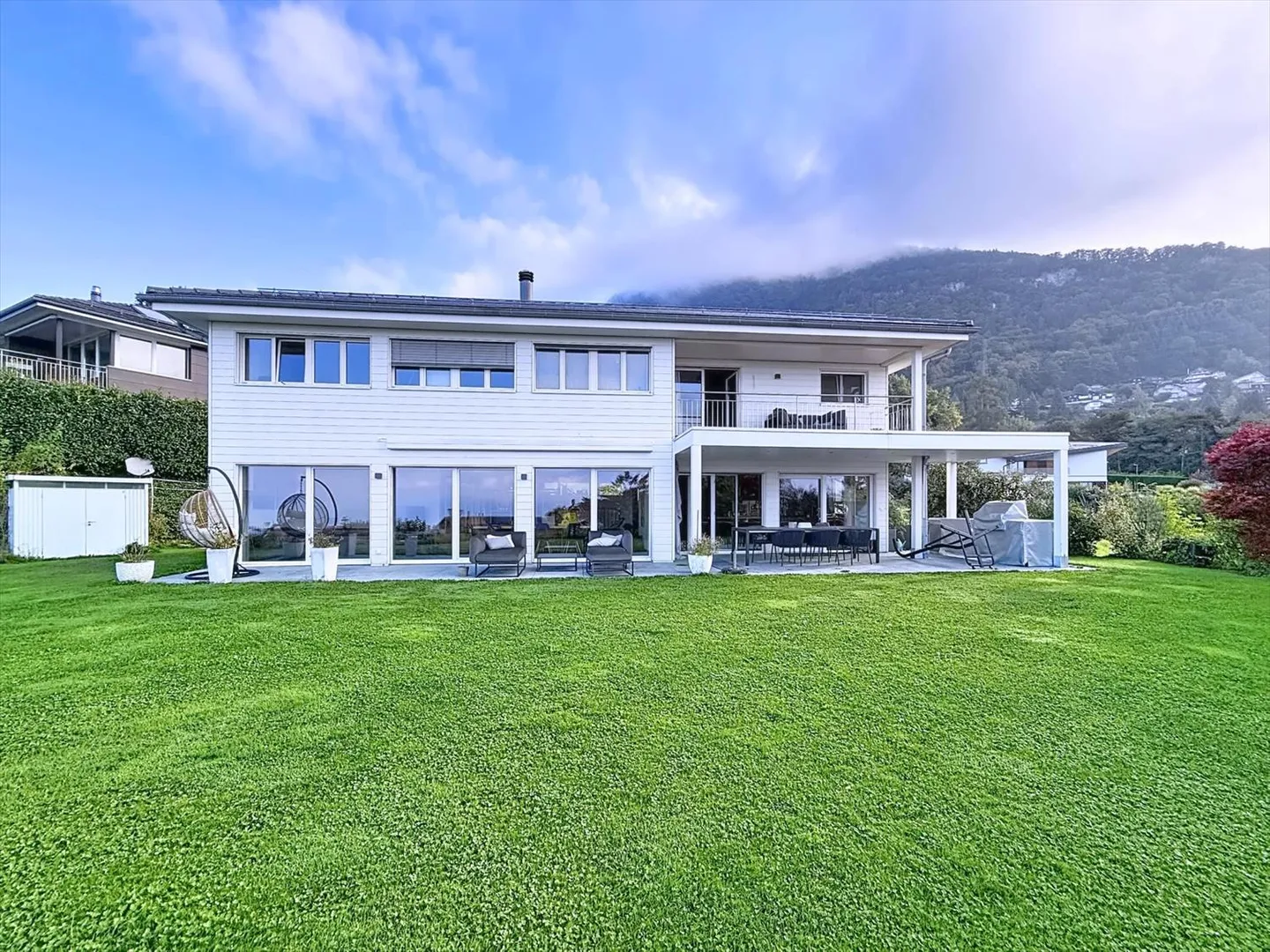 Quiet | Comfort | Lake View - Photo 2 of 7