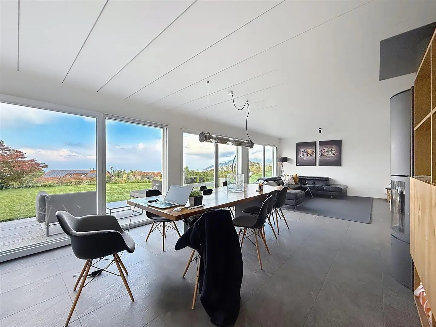 Quiet | Comfort | Lake View - Photo 3 of 7