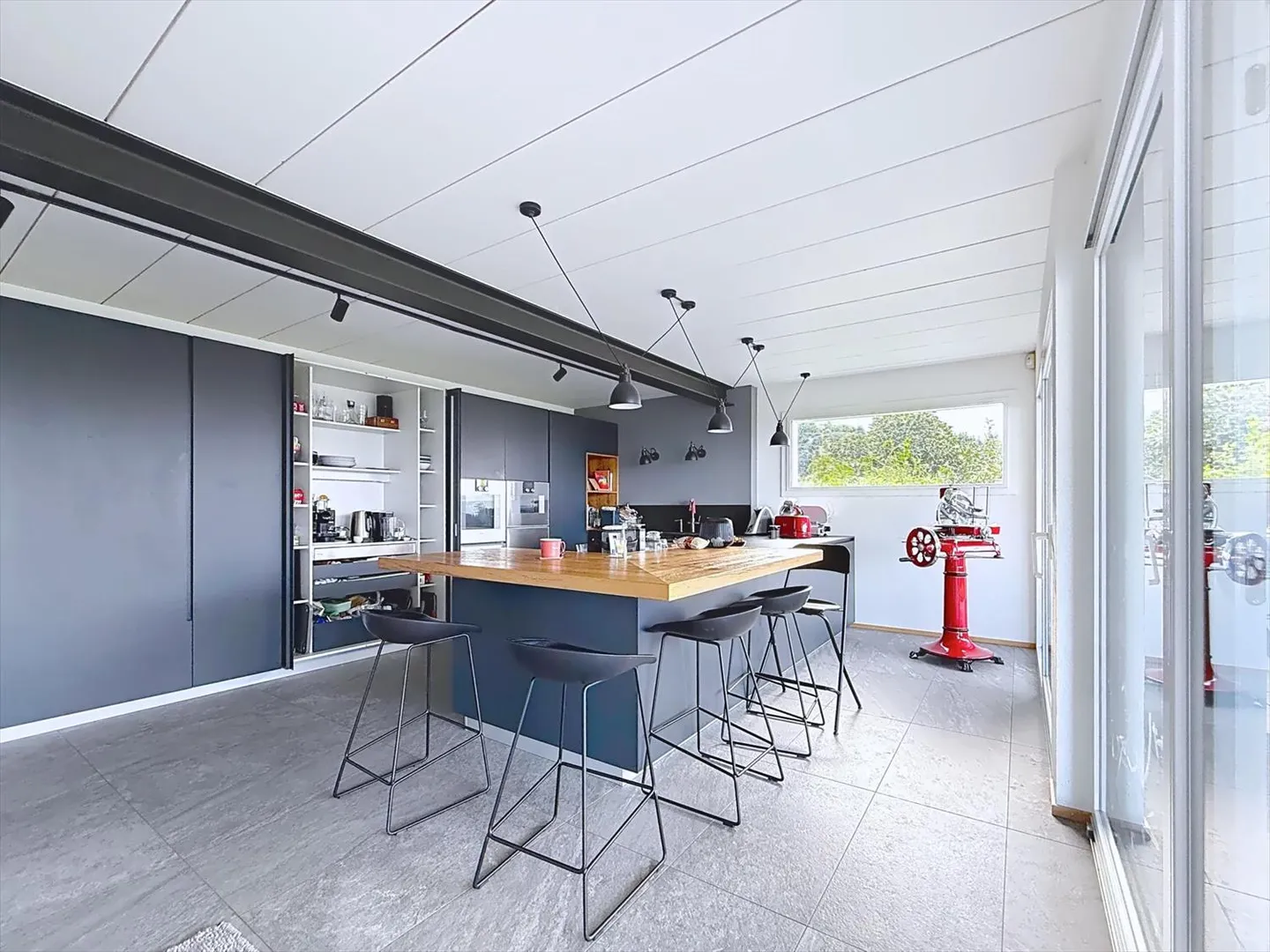 Quiet | Comfort | Lake View - Photo 5 of 7