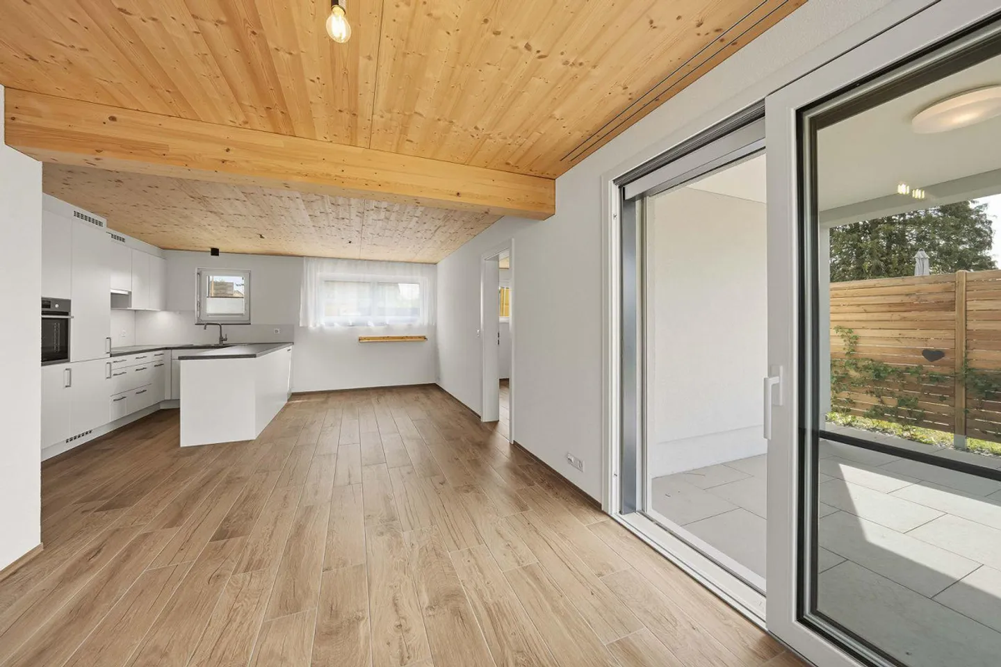 Maison bifamiliale - Photo 3 sur 13