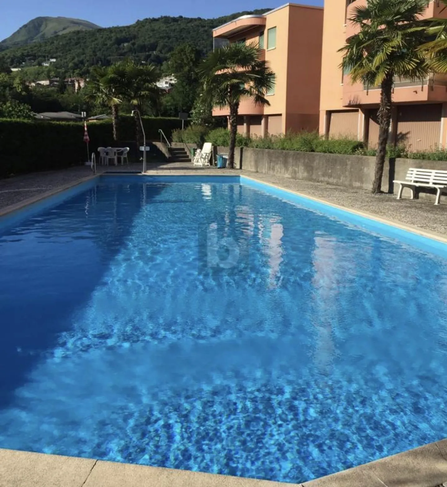 Helle Wohnung mit Schwimmbad - Foto 2 von 5