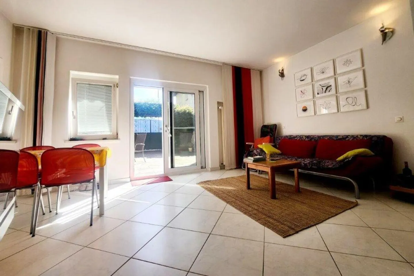 Appartement 2.5 pièces avec cour privée dans un emplacement central de Muralto - Photo 6 sur 9