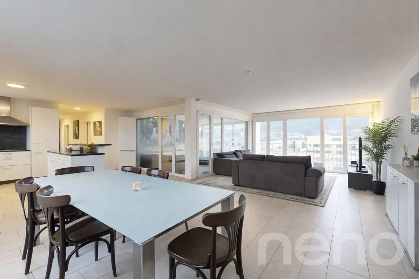 Spazioso appartamento di 5.5 locali a Schlieren - Foto 1 di 12