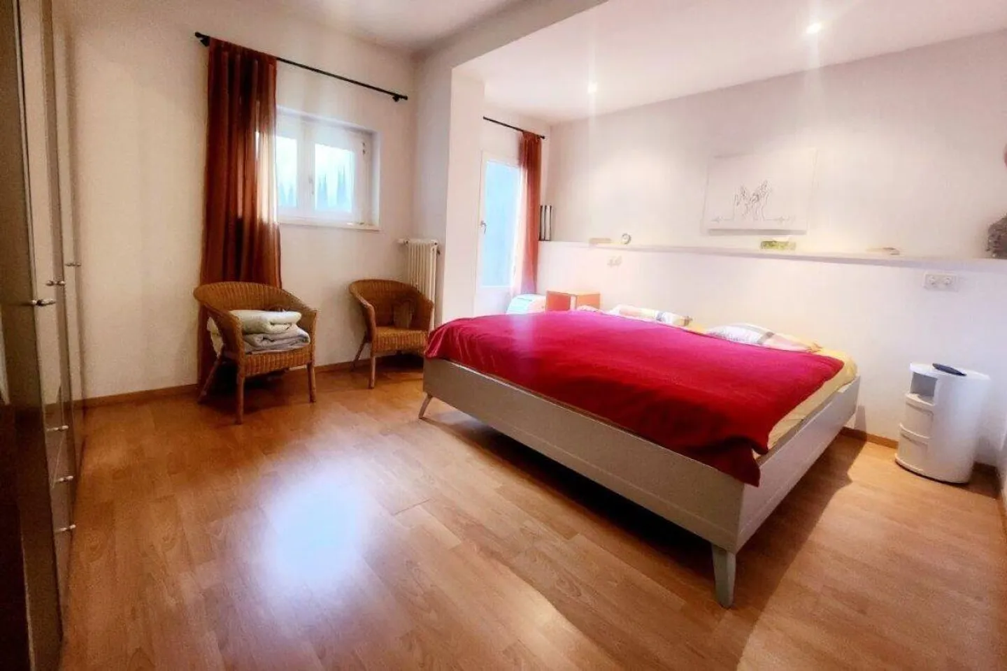 Appartement 2.5 pièces avec cour privée dans un emplacement central de Muralto - Photo 8 sur 9