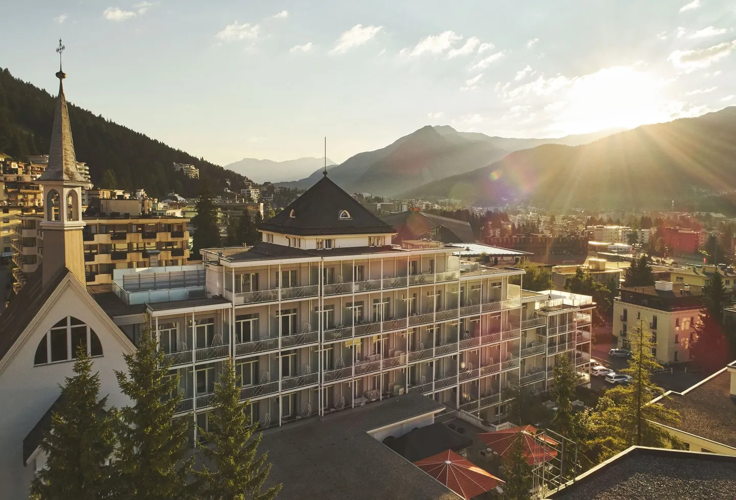 Residence 907 - Photo 4 of 9