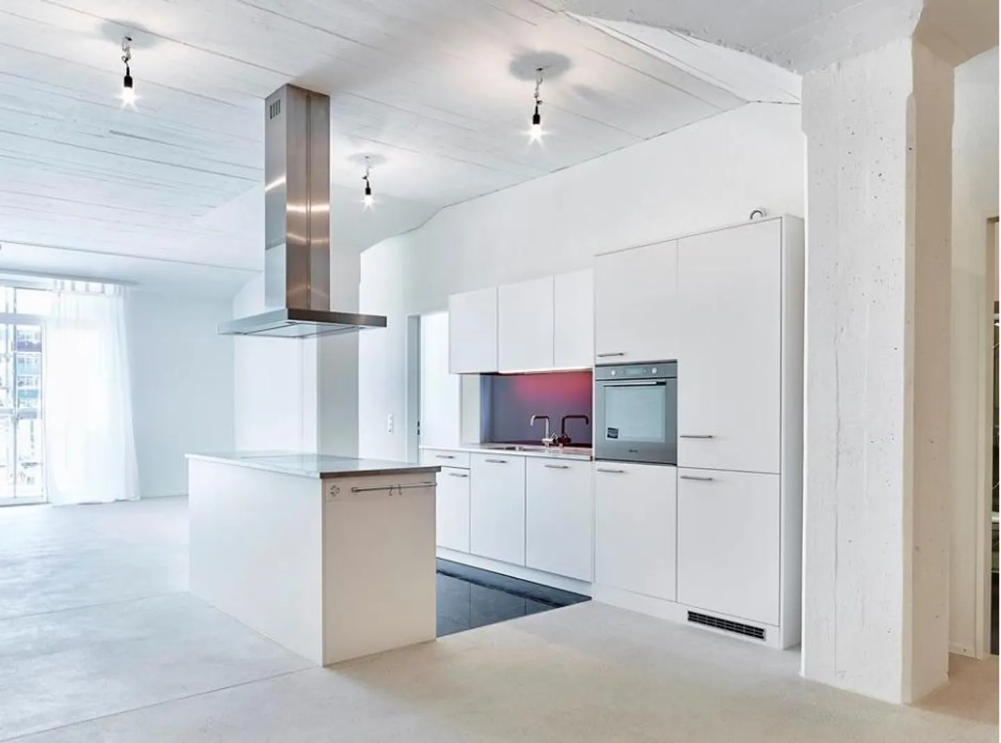 Exclusive 2.5-room apartment with loft ambiance - Photo 4 of 9