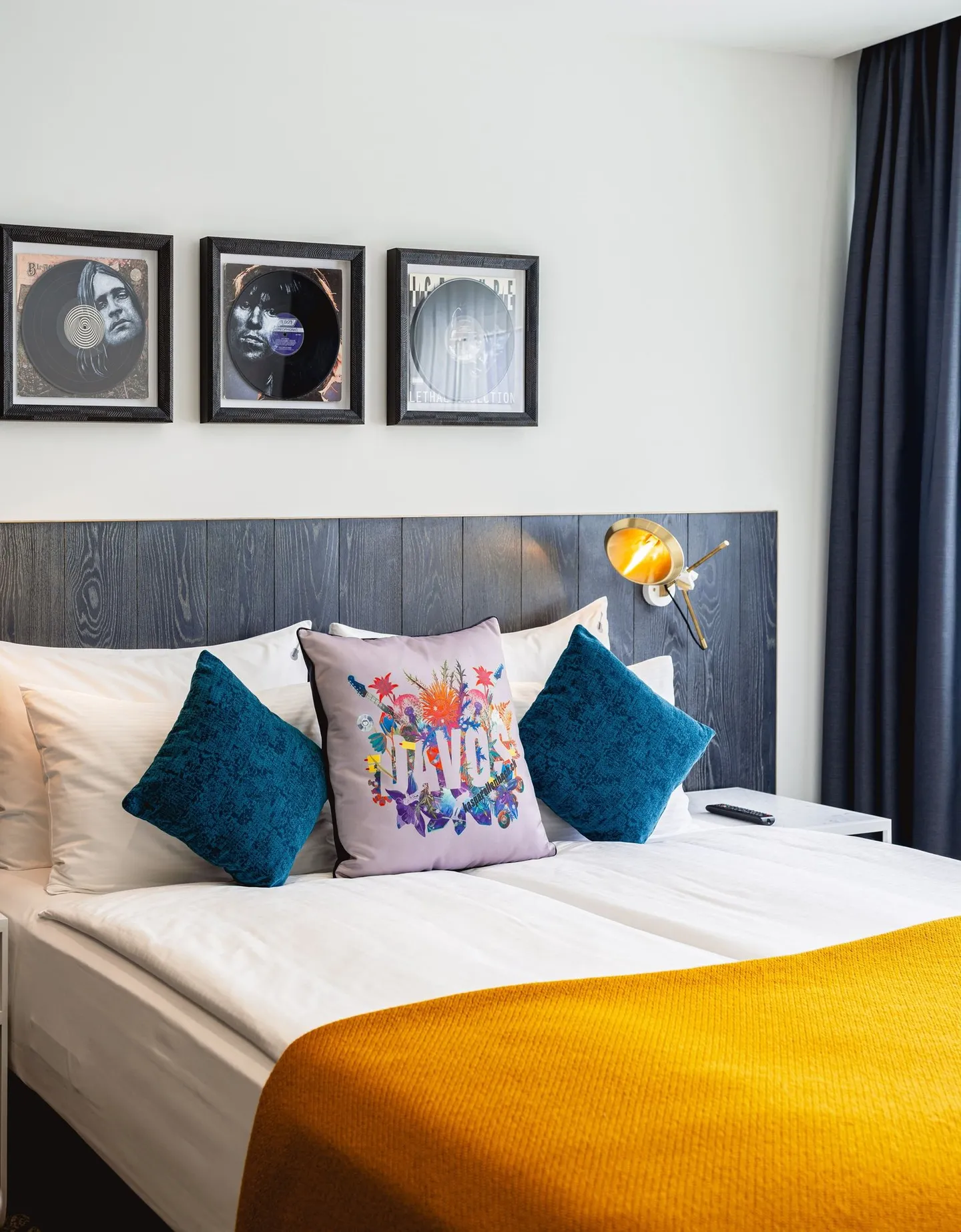 Residence 907 - Photo 6 of 9